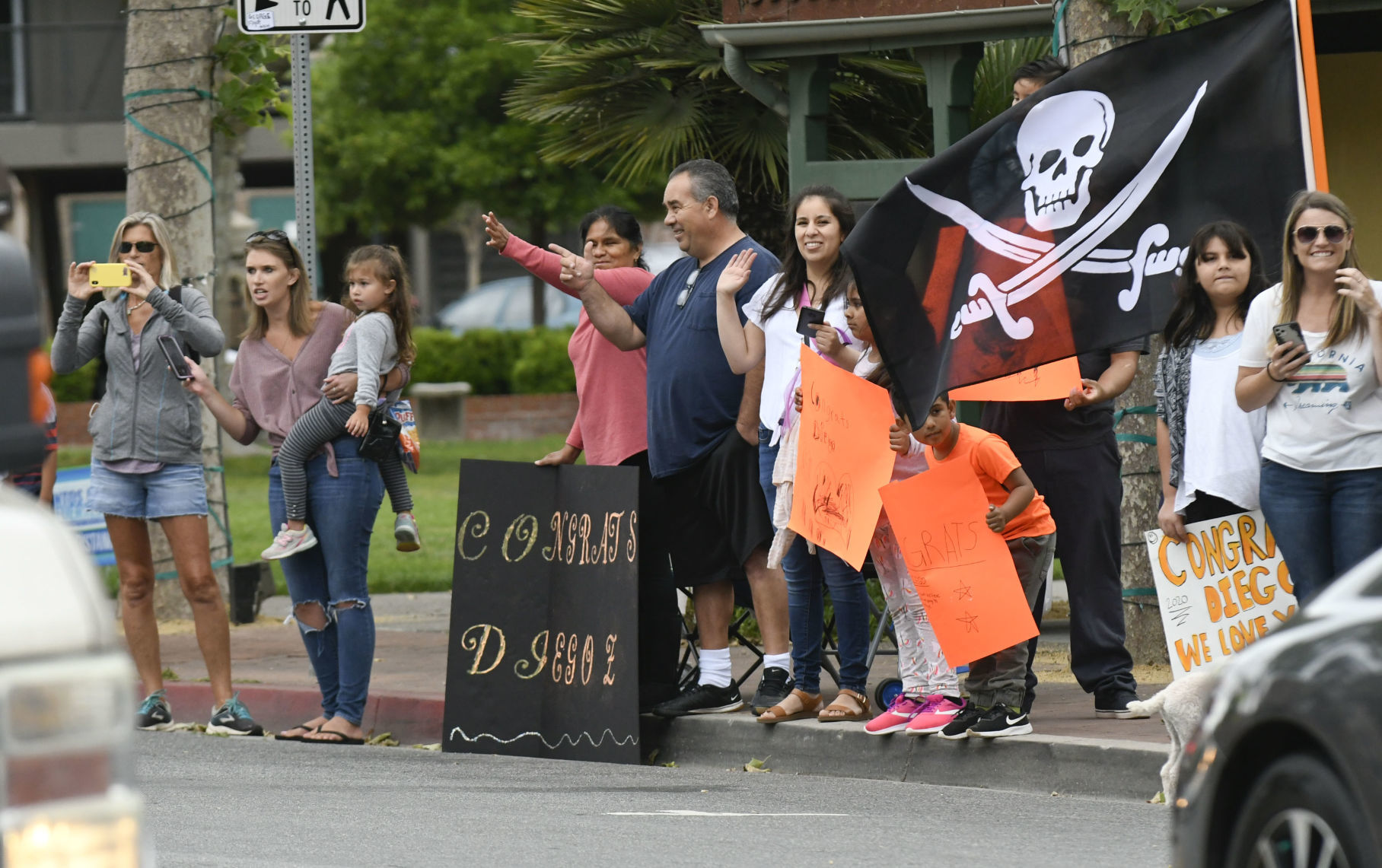 060520 SYVHS grad parade 13.jpg